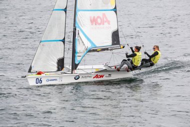 Aarhus, Danimarka - 11 Ağustos 2018: Autrian 49er Fx yelkenli gemi yelken sırasında Dünya Şampiyonası 2018 Aarhus, Danimarka