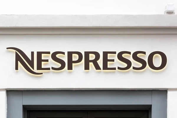 Oslo Noruega Agosto 2018 Logotipo Nespresso Una Tienda Nespresso Marca — Foto de Stock