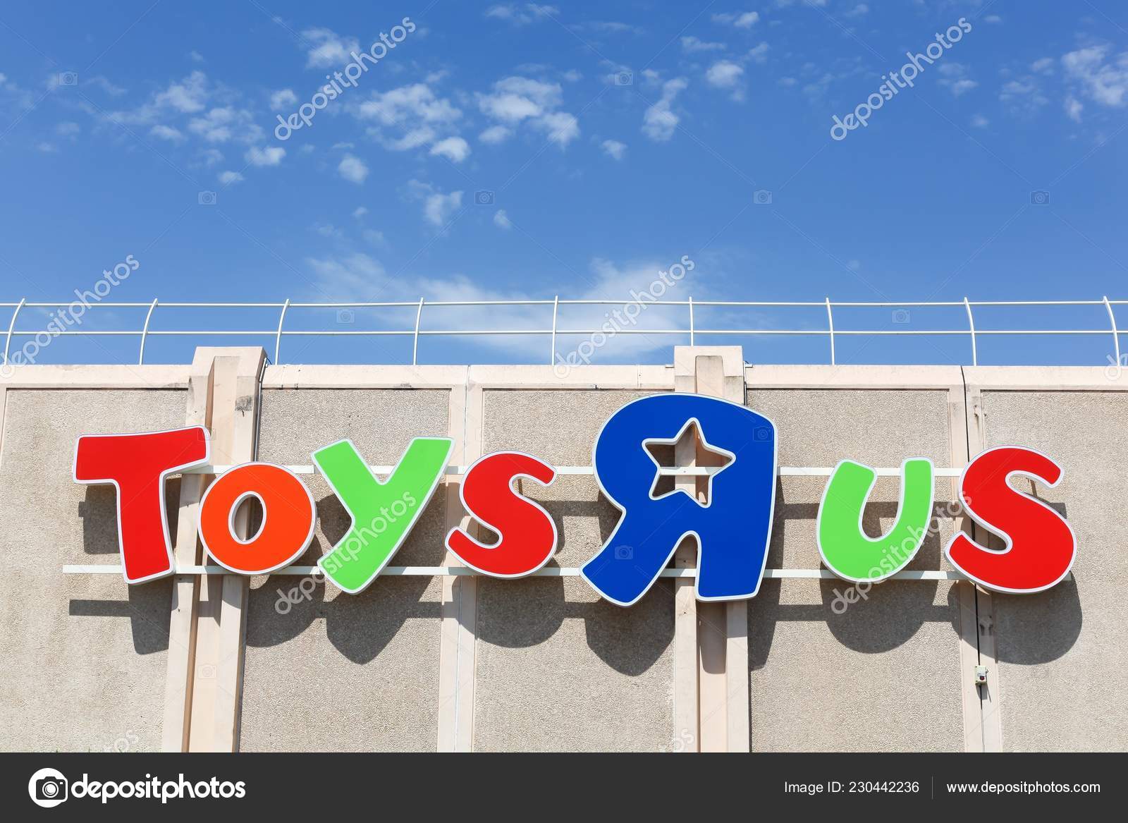 an american toy and juvenile products retailer