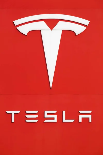 Tilst Dánsko Října 2018 Tesla Logo Zdi Tesla Americký Automobilový — Stock fotografie