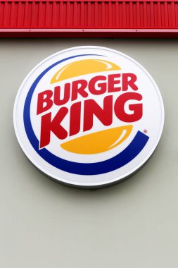 Galten, Danimarka - 22 Mart 2019: Fast food zinciri Burger King'in logosu. Burger King hamburger fast food restoranları küresel bir zincir