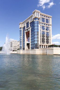 Montpellier, Fransa - 5 Temmuz 2018: Hotel de region building in Montpellier, Fransa. Bina Languedoc-Roussillon Hükümeti ve Bölgesel Parlamento'nun merkezidir.
