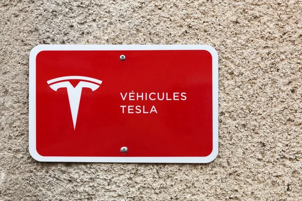 Vonnas Francie Dubna 2019 Tesla Vývěska Supernabíječka Tesla Americká Automobilovým — Stock fotografie