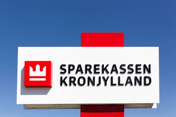 Ebeltoft Denemarken Mei 2016 Sparekassen Kronjylland Logo Een Bord Sparekassen — Stockfoto