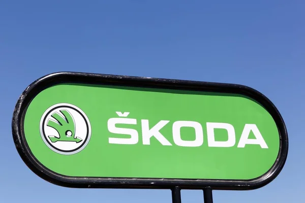 Villars Franciaország Július 2016 Skoda Logo Panelen Skoda Cseh Autógyártó — Stock Fotó