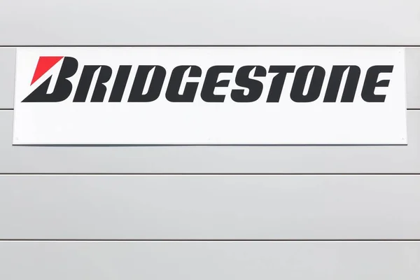 Krippen Frankreich Juni 2017 Bridgestone Logo Einer Wand Bridgestone Ist — Stockfoto