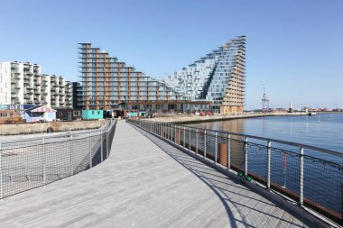 Aarhus, Danimarka-18 Nisan 2019: Aarhus Adası, sahil Konutları ve yeni çocuk Tiyatrosu, Danimarka