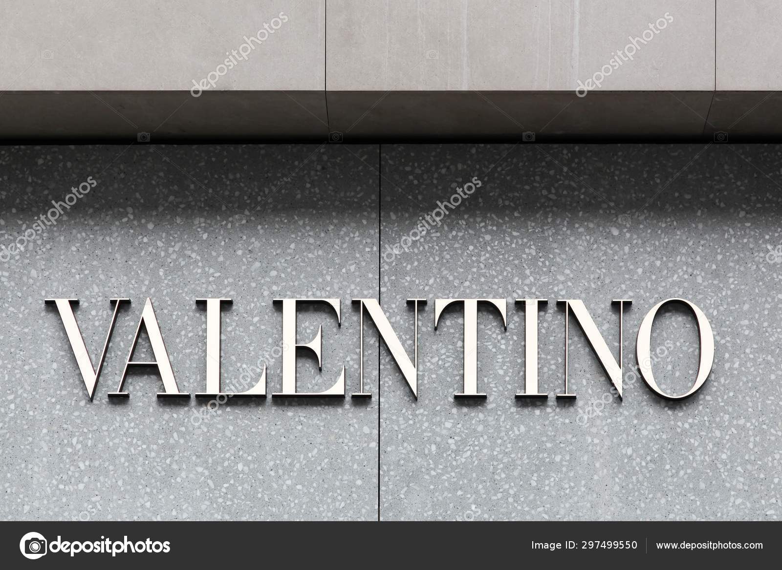 Copenhagen Denmark August 2019 Logo Wall Valentino Italian Clothing – Stock Editorial Photo © #297499550