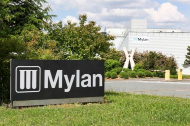 Chatillon sur Chalaronne, Fransa - 22 Mayıs 2018: Fransa'da Mylan fabrikası. Mylan Canonsburg, Pennsylvania, Abd merkezi ile küresel bir jenerik ve özel ilaç şirketidir