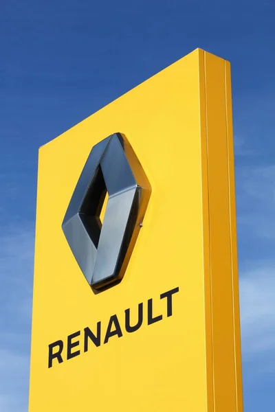 Villefranche França Março 2020 Logotipo Renault Painel Renault Fabricante Automóveis — Fotografia de Stock
