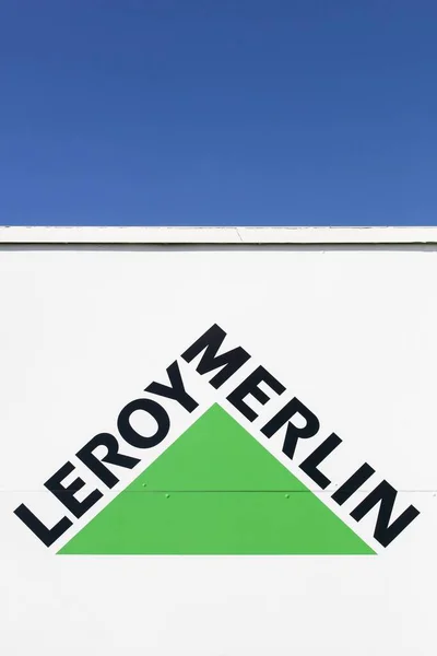 Macon Frankreich Juni 2019 Leroy Merlin Logo Einer Wand Leroy — Stockfoto