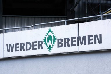 Bremen, Almanya - 22 Temmuz 2018: Werder Bremen Weser Stadyumu 'nun duvarına imza attı. Werder Bremen, Almanya 'nın en üst düzey futbol ligi olan Alman futbol kulübü.