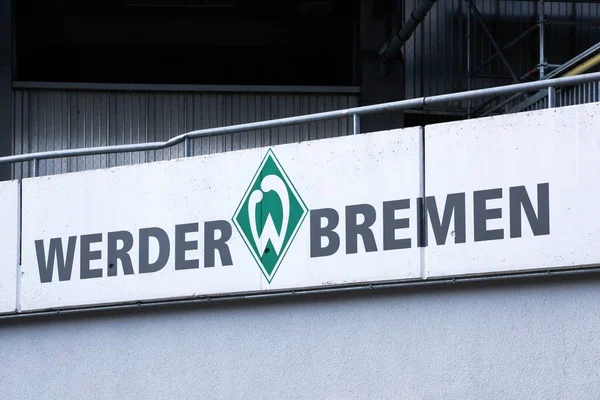 Bremen, Almanya - 22 Temmuz 2018: Werder Bremen Weser Stadyumu 'nun duvarına imza attı. Werder Bremen, Almanya 'nın en üst düzey futbol ligi olan Alman futbol kulübü.
