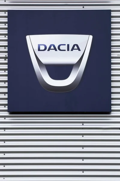 Risskov Dänemark Juli 2020 Dacia Logo Der Wand Eines Händlers — Stockfoto