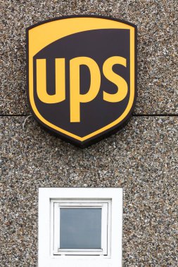 Holme, Danimarka - 5 Haziran 2019 UPS logosu. United Parcel Service dünyanın en büyük paket teslimat şirketi ve tedarik zinciri yönetim çözümleri sağlayıcısıdır.