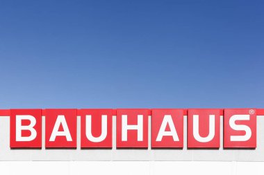 Viby, Danimarka 22 Eylül 2018 Bauhaus logosu. Bauhaus, ev geliştirme, bahçıvanlık ve atölye çalışmaları için İsviçre merkezli bir pan-Avrupa perakende zinciri.