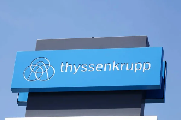 Saint Genis Laval Frankreich Mai 2020 Thyssenkrupp Logo Auf Einem — Stockfoto