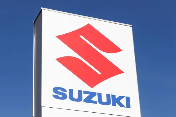 Macon Franciaország 2020 Március Suzuki Logó Egy Panelen Suzuki Egy — Stock Fotó