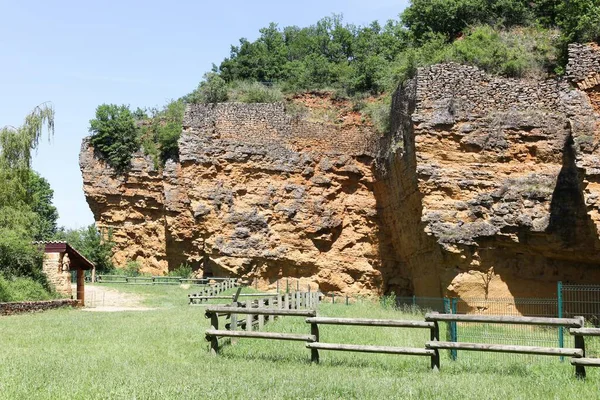 Cave Oncin Glay Nel Villaggio Germain Sur Arbresle Beaujolais Francia — Foto Stock