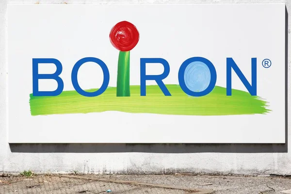 Saint Foy France May 2019 Λογότυπο Της Boiron Laboratories Τοίχο — Φωτογραφία Αρχείου