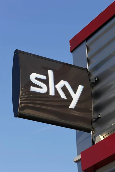 Бремен Германия Сентября 2018 Года Логотип Sky Вывеске Sky Британская — стоковое фото