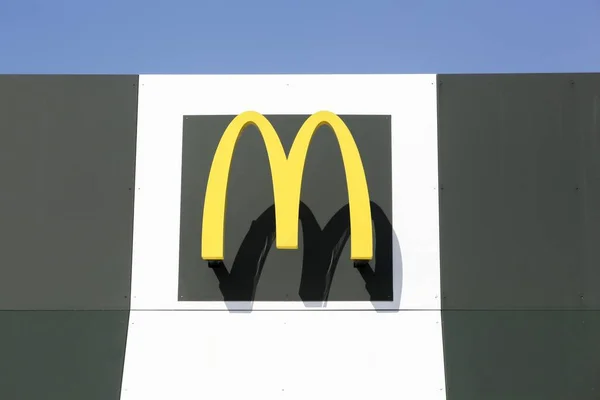 Saint Priest Francia Mayo 2020 Restaurante Mcdonald Francia Mcdonald Cadena — Foto de Stock