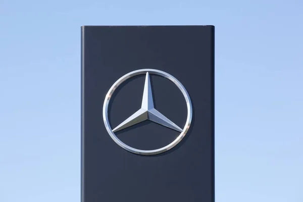 Saint Georges Francia Septiembre 2020 Logotipo Mercedes Panel Mercedes Benz — Foto de Stock