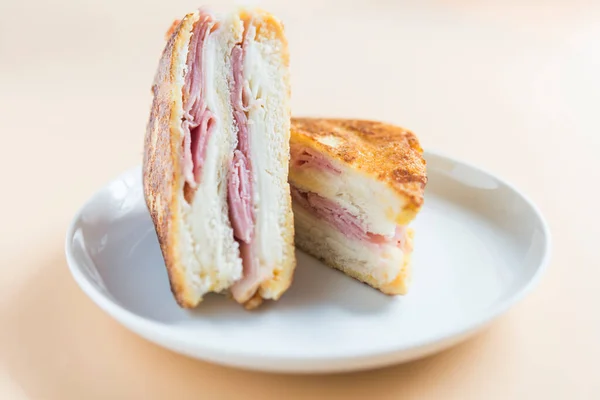 Sandwich Monte Cristo Zamknij Widok Przodu — Zdjęcie stockowe