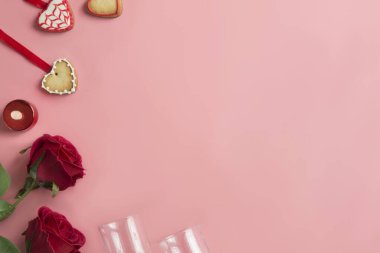 Sevgililer Günü için Romantik Yemek Masası Hazırlama