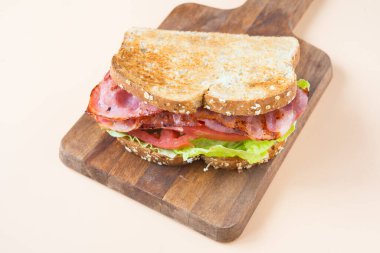 BLT, pastırma, marul ve domates gibi temel bileşenlerinin baş harflerinin yer aldığı bir sandviç türüdür.