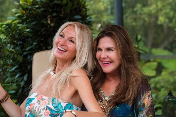 Güzel orta yaş kadın açık portre