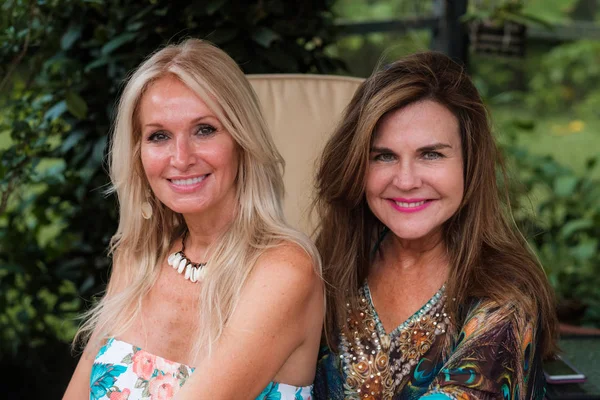 Güzel orta yaş kadın açık portre