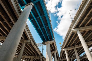 Interstate 95 Miami şehir çalışan havaya doğru görünümü.