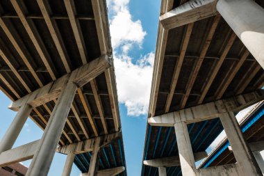 Interstate 95 Miami şehir çalışan havaya doğru görünümü.
