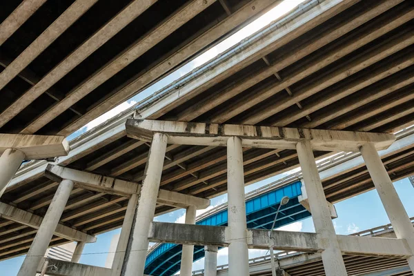 Interstate 95 Miami şehir çalışan havaya doğru görünümü.