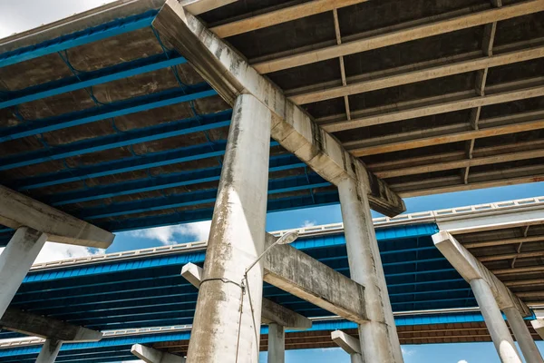 Interstate 95 Miami şehir çalışan havaya doğru görünümü.