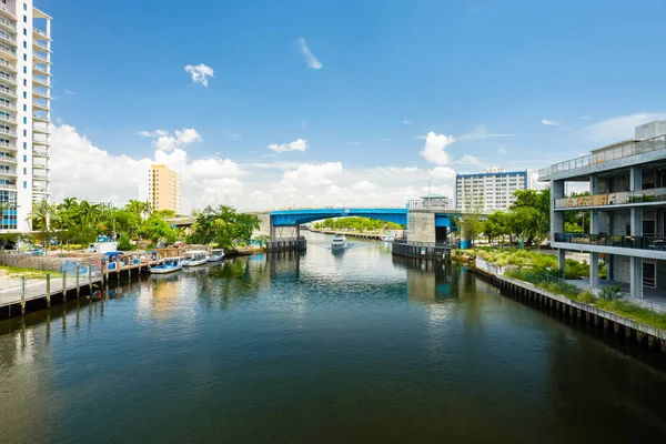 Miami Flórida Eua Julho 2018 Cenário Urbano Miami River Com — Fotografia de Stock