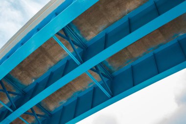 Miami şehir çalışan Interstate 95 karayolu havaya doğru görünümü.