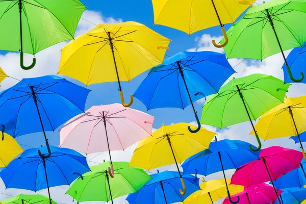 Bela Exibição Guarda Chuvas Coloridos Pendurados Uma Praça Livre Miami — Fotografia de Stock