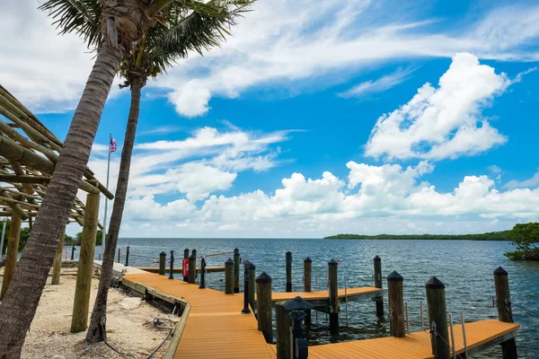 Живописный Вид Популярный Florida Keys Вдоль Небольшого Причала — стоковое фото