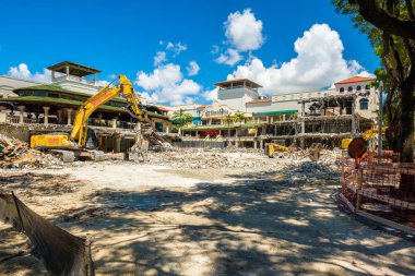 Miami, Florida - 21 Ağustos 2018: İnşaat proje alışveriş ve yemek alanı Coconut Grove'da devam popüler Cocowalk.