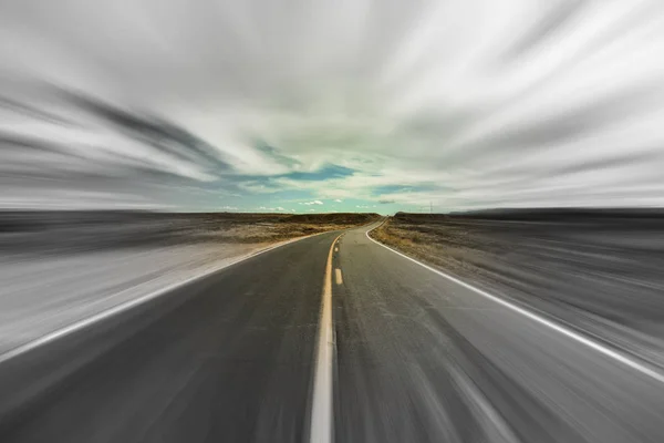 Långa Öde Motorväg Arizona Med Rörelse Oskärpa — Stockfoto