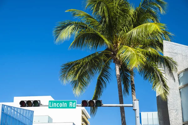 Miami Beach Cityscape Işareti Görünümü Boyunca Popüler Lincoln Road Alışveriş — Stok fotoğraf