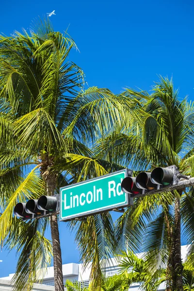 Miami Beach Városkép Jel Nézd Végig Népszerű Lincoln Road Mall — Stock Fotó