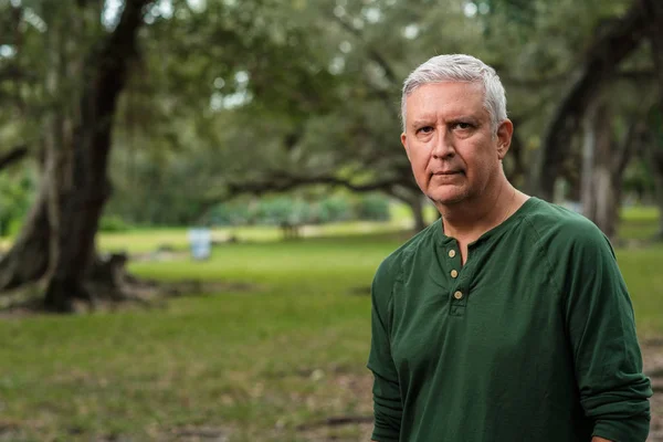 Knappe Man Van Middelbare Leeftijd Outdoor Portret — Stockfoto