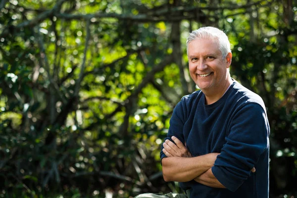 Schöner Mann Mittleren Alters Freien Porträt Einem Park — Stockfoto