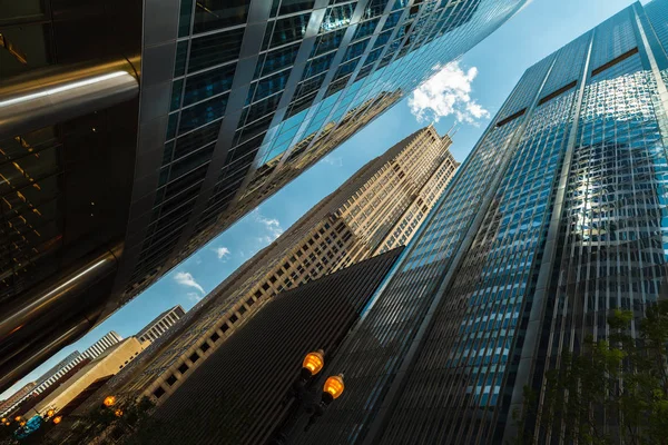 Vista Para Cima Dos Arranha Céus Modernos Centro Chicago — Fotografia de Stock
