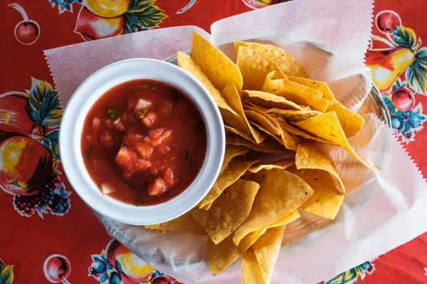 Tortilla Chips Stile Messicano Con Salsa Pomodoro Fresco — Foto Stock