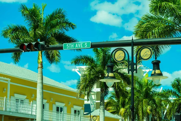 Natursköna Femte Avenyn Stadsbilden Populära Downtown Distriktet Naples Florida — Stockfoto