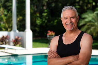 Yakışıklı orta yaş erkek